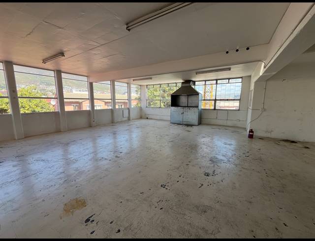 240M² BUSINESS TO LET IN WOODSTOCK